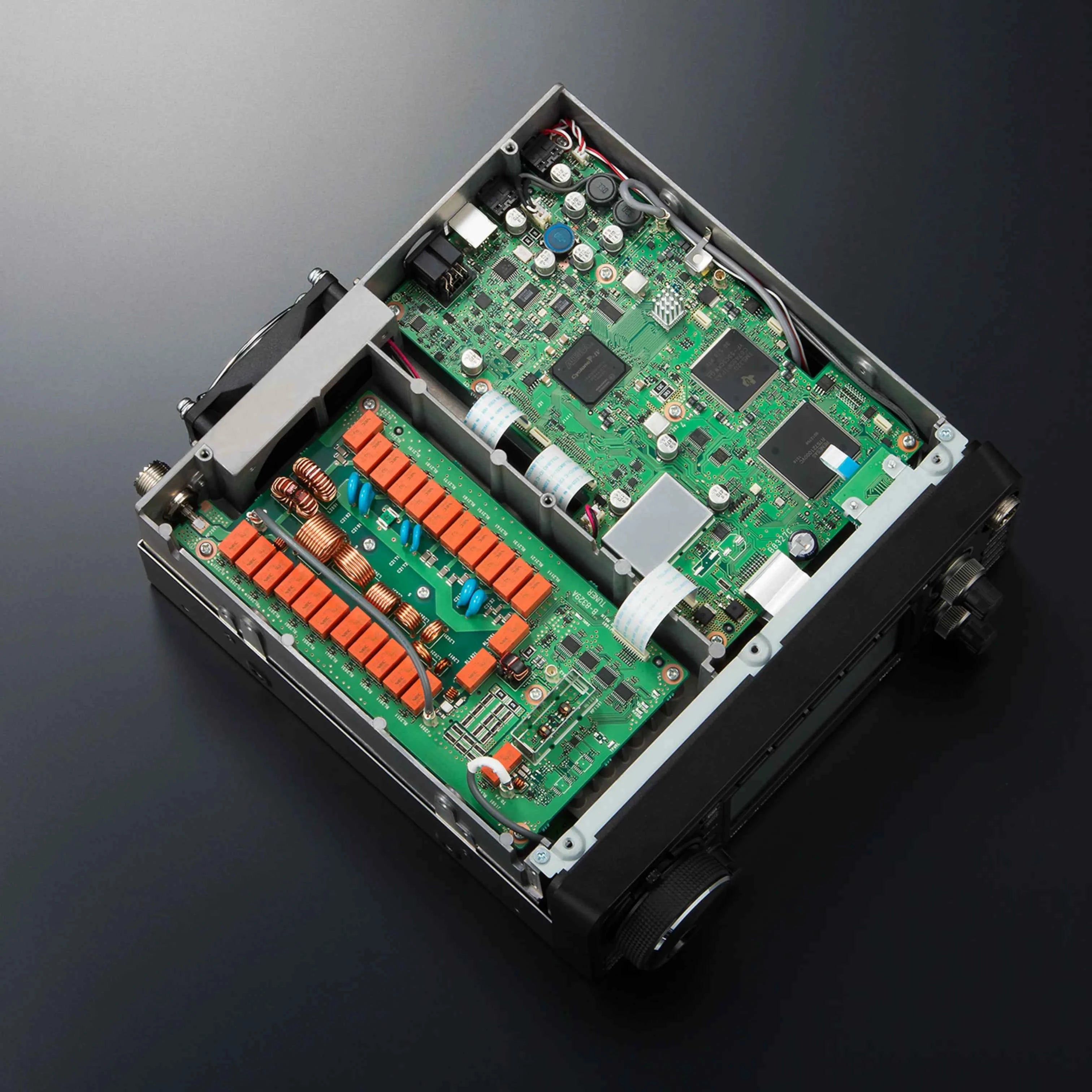 ICOM IC-7300 HF/50MHz Transceiver | RFCharge